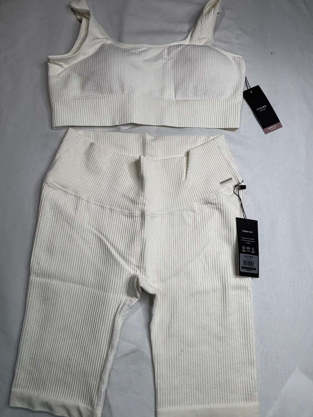LILIAS Active Ribbed Knit 2-Piece Athletic Set Crop Top and Shorts White Large